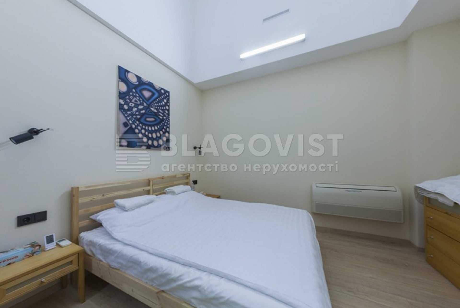 Щекавицька,30/39  нежитлове приміщення 225кв.м. Готель hostel  Поділ