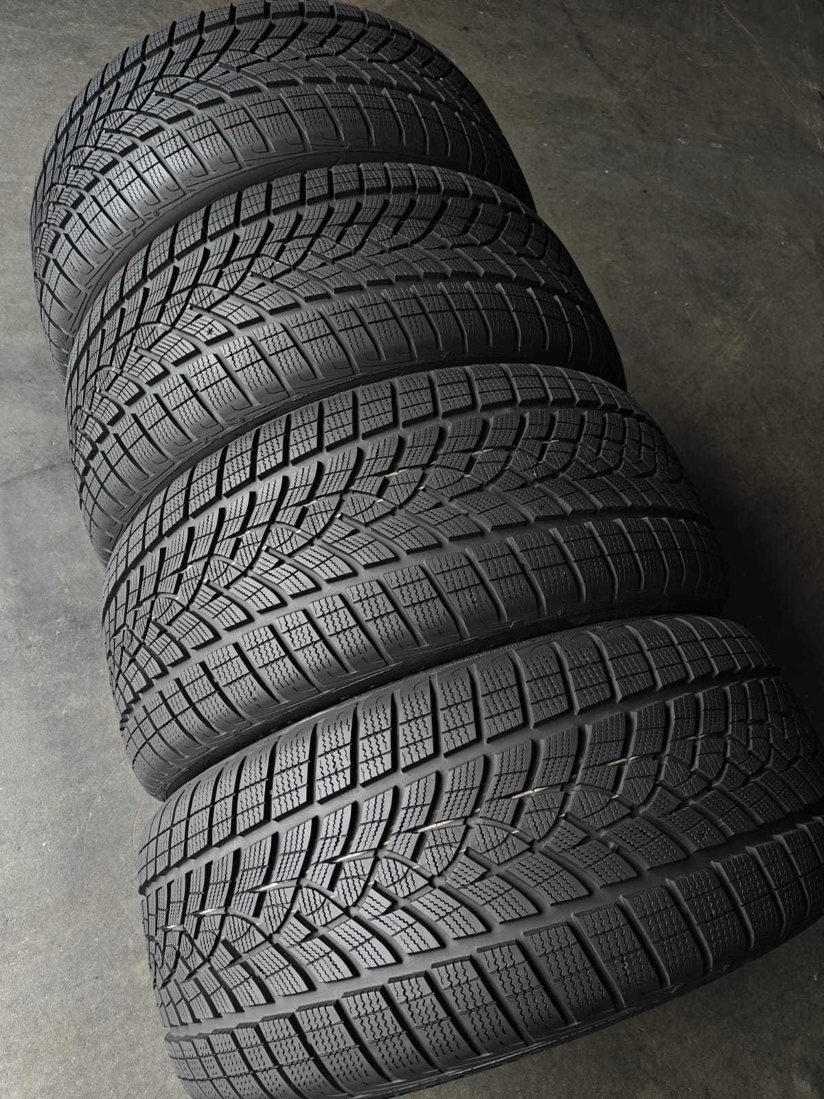 R20 275 45 шини зимові в ідеалі GoodYear Ultragrip Ice SUV майже 24р