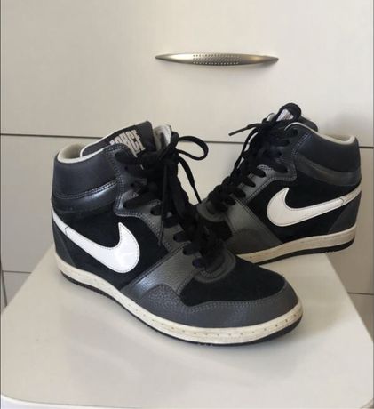 Кроссовки на платформе Nike