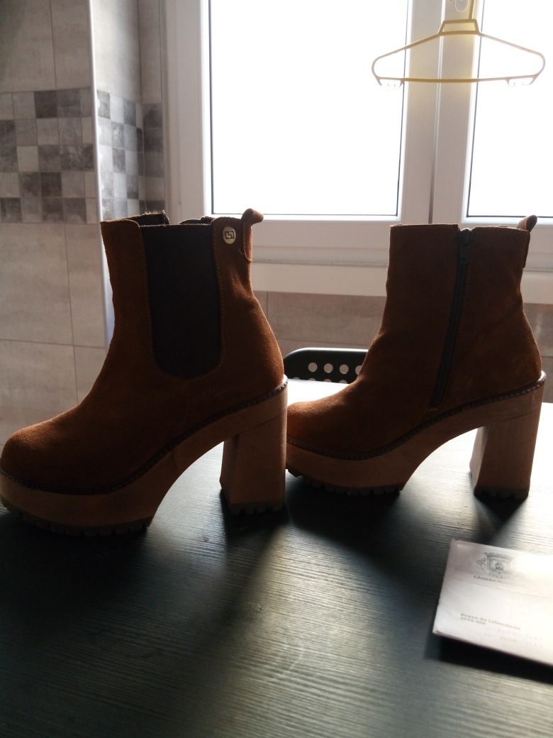 Botas de camurça