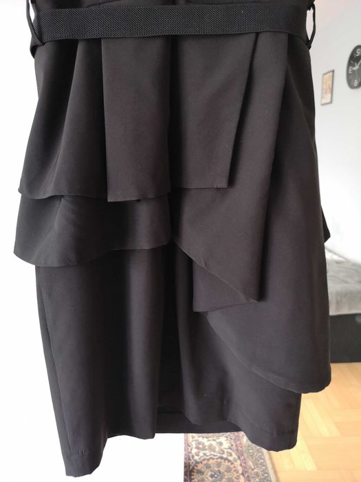 Elegancka czarna sukienka