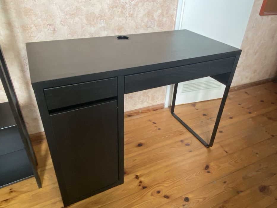 Biurko Ikea Micke ciemny brąz