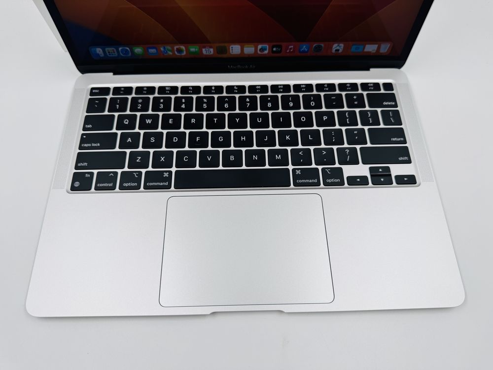 5 циклів Apple Macbook Air 13 2020 M1 16GB RAM 512GB SSD Silver IL6082
