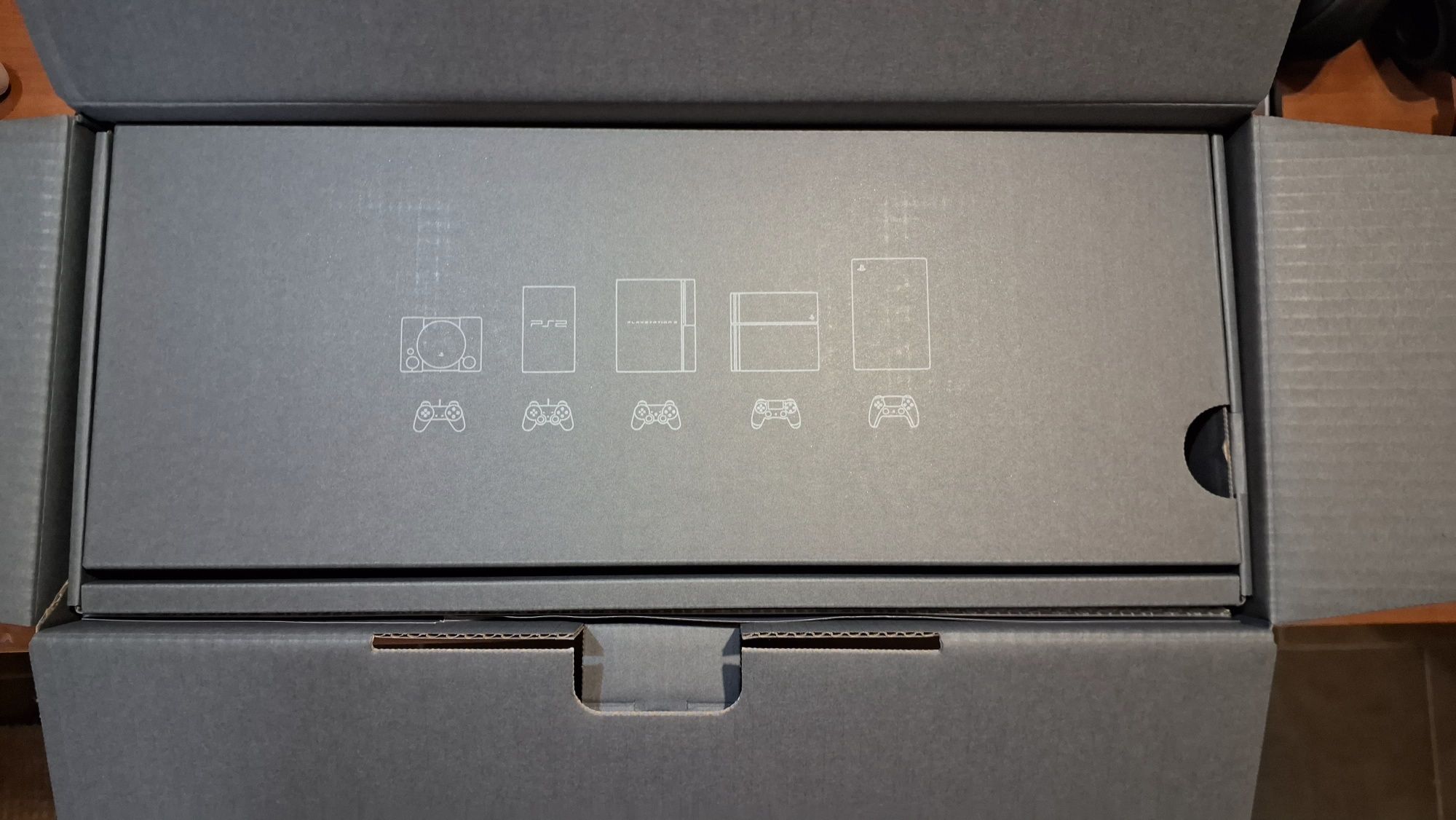 Playstation 5 Edição Especial Limitada 30º Aniversário
