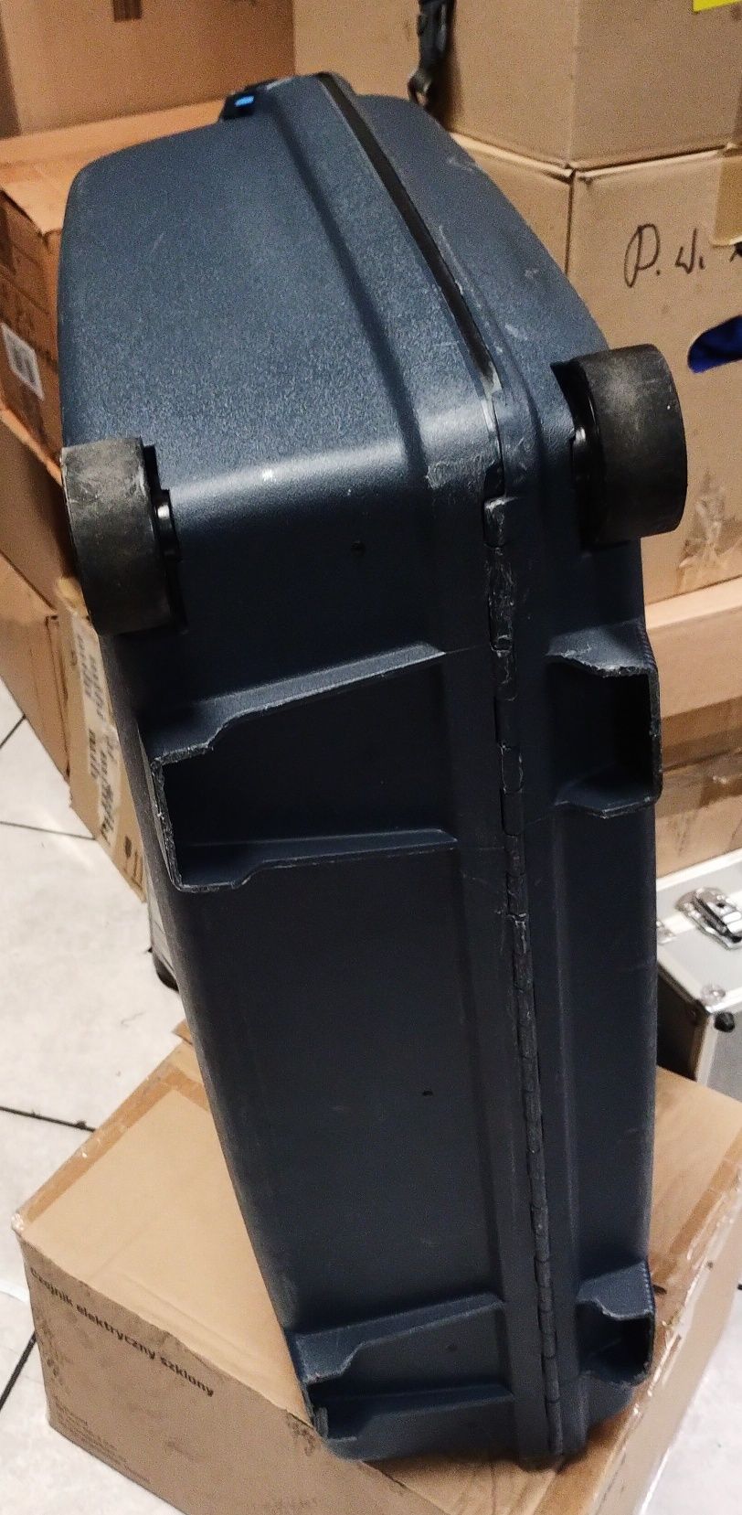Duża plastikowa walizka Samsonite
