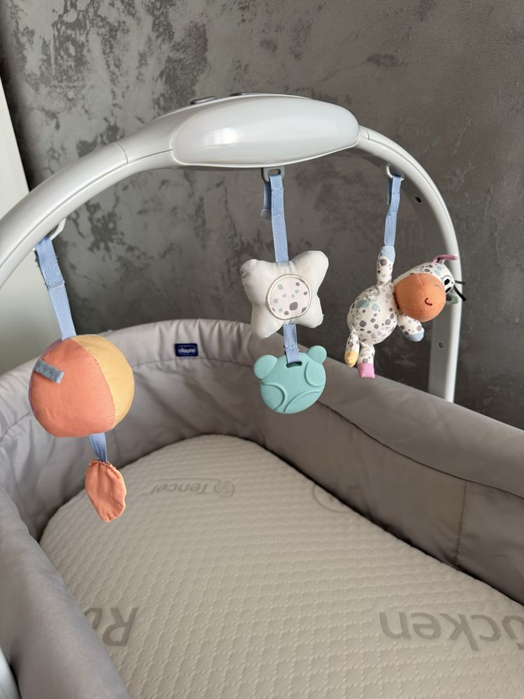 Chicco Baby Hug 4w1 + materac Rucken