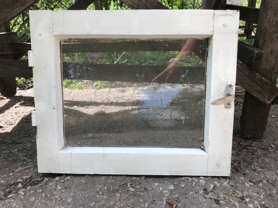 Железяки,дерев.оконные рамы,дверь вх.метал,двери межкомнатные, поддоны