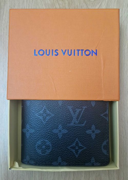 Carteira Louis Vuitton Preta – Nova, com Logotipos
