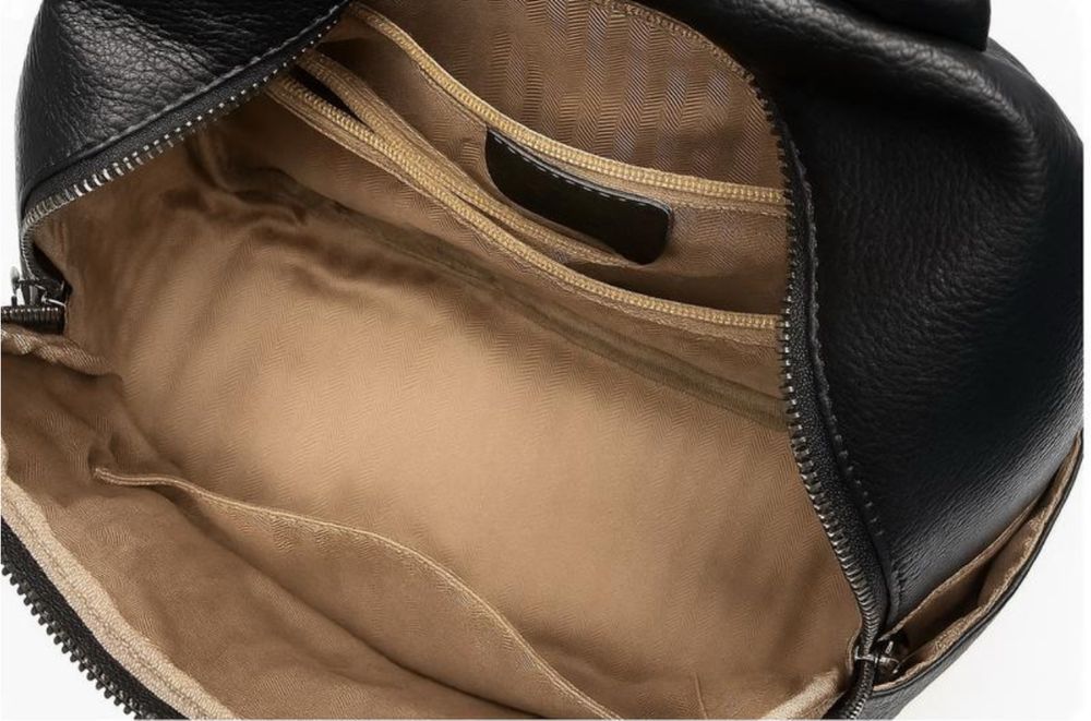 Стильний жіночий шкіряний рюкзак