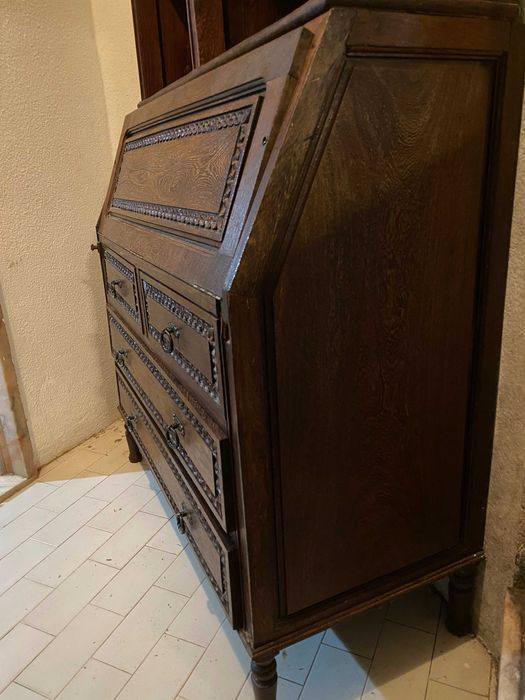 Belo Móvel para livros etc /Armário/Antiguidade/de Africa. Castanho