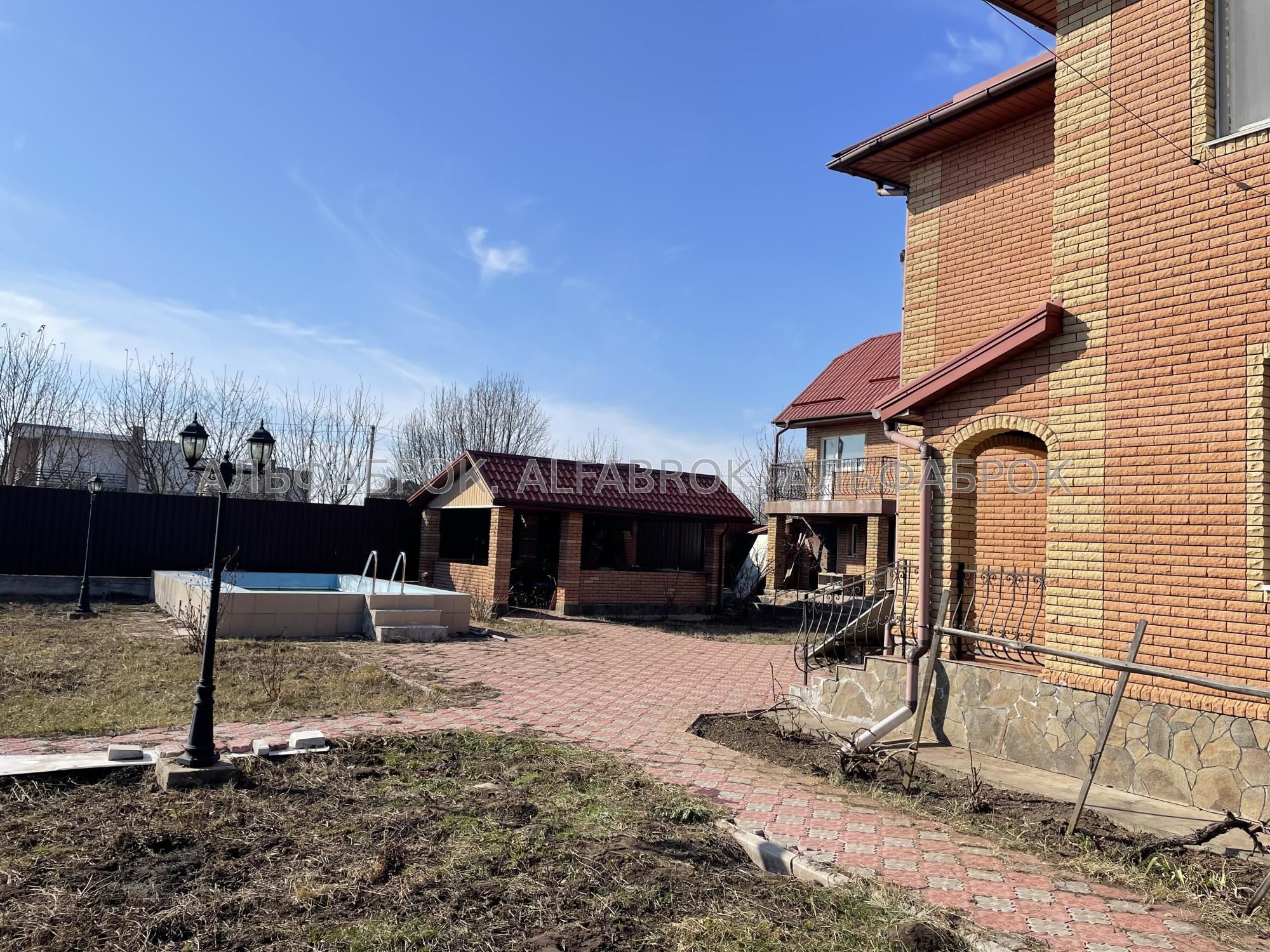 Продам 2-х этажный дом в с. Мрия (Мечта), Житомирская трасса