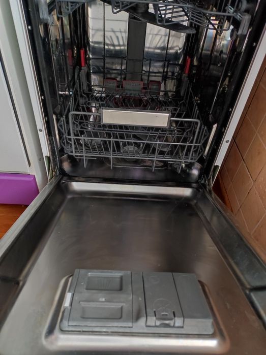 Посудомийна машина WHIRLPOOL WSFO 3O23 PF