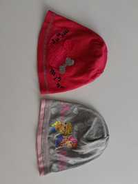 Dwie czapki dla dziewczynki