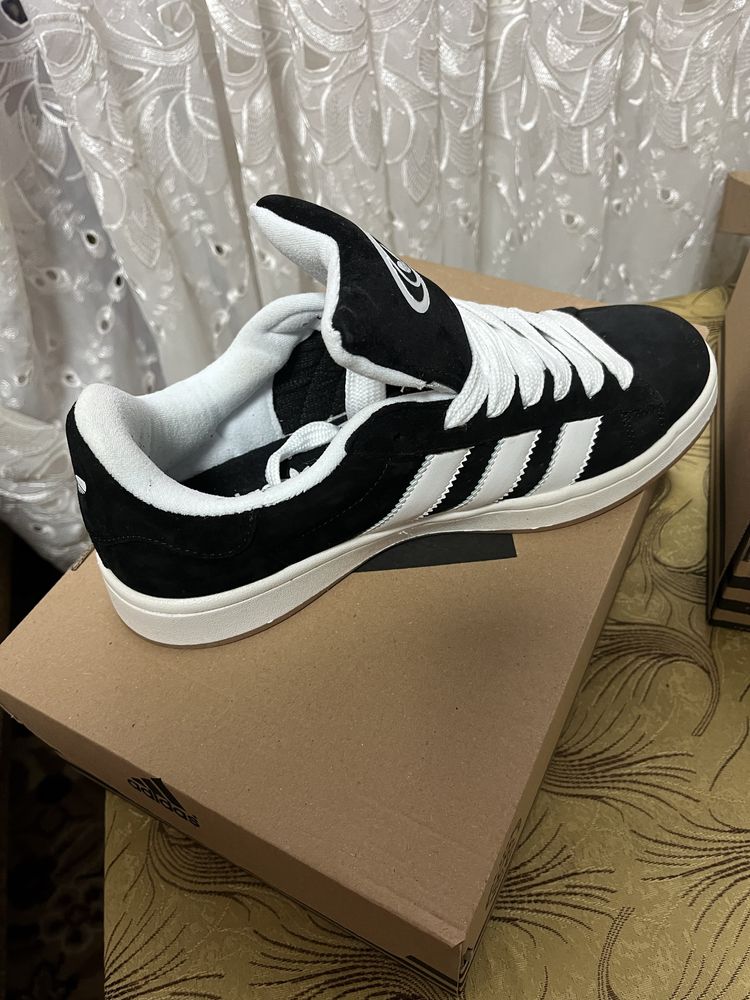 Adidas кросівки кампуси