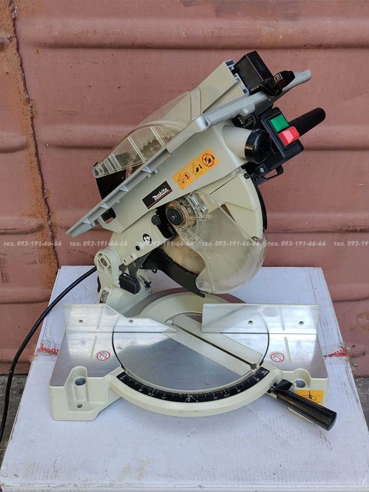 Торцовка торцовочная пила столом Makita LH1040