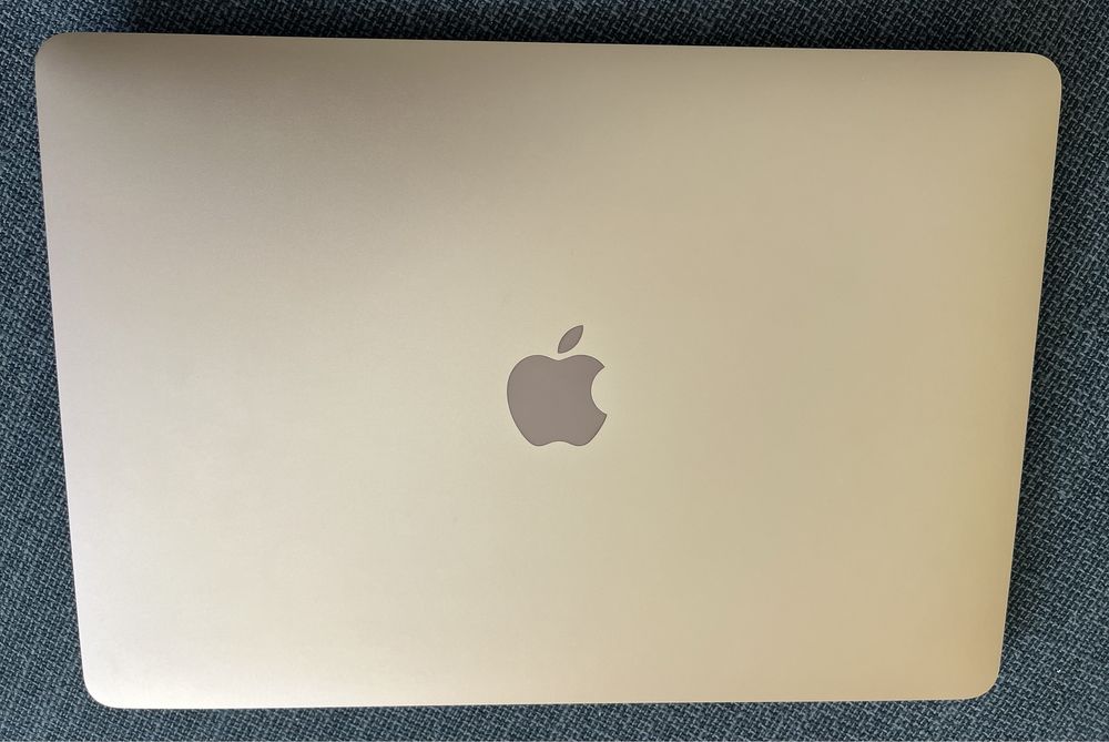 MacBook Air M1 chip rose gold 2021 z oryginalną ładowarką i pudełkiem