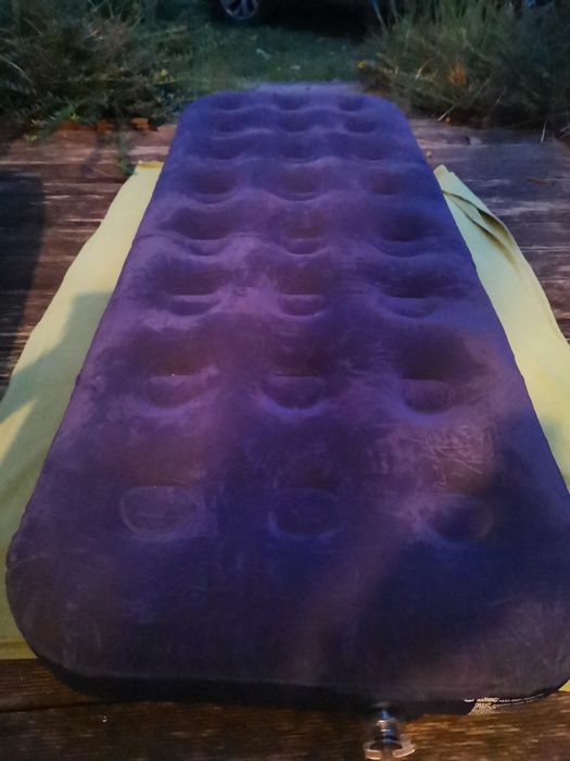 Materac dmuchany 70x180 cm welurowe pokrycie