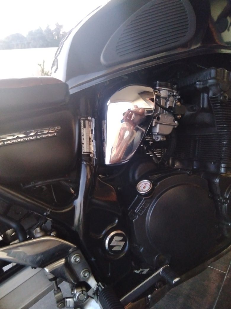 Suzuki GSX 750 (INAZUMA)