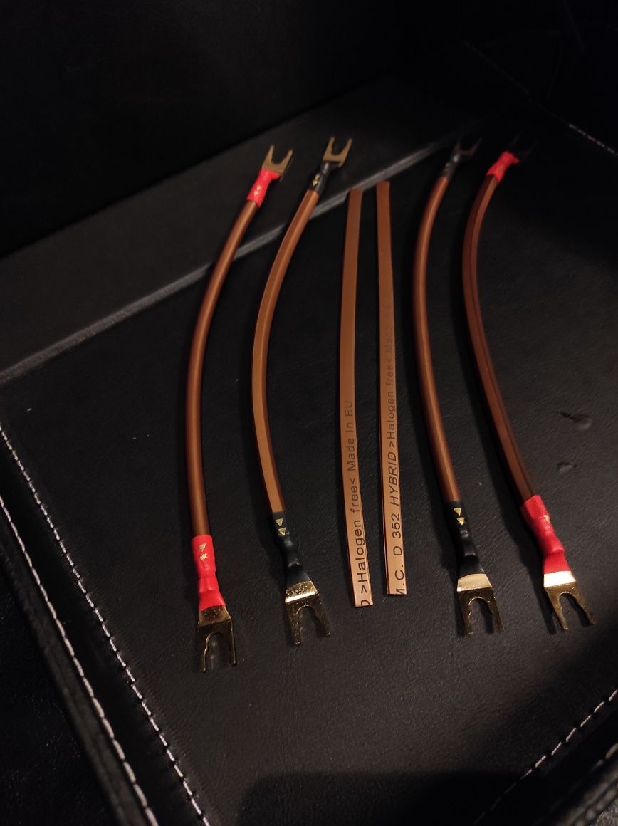 Vdh The D-352 Hybrid zworki do kolumn Van Den Hul przewód kabel