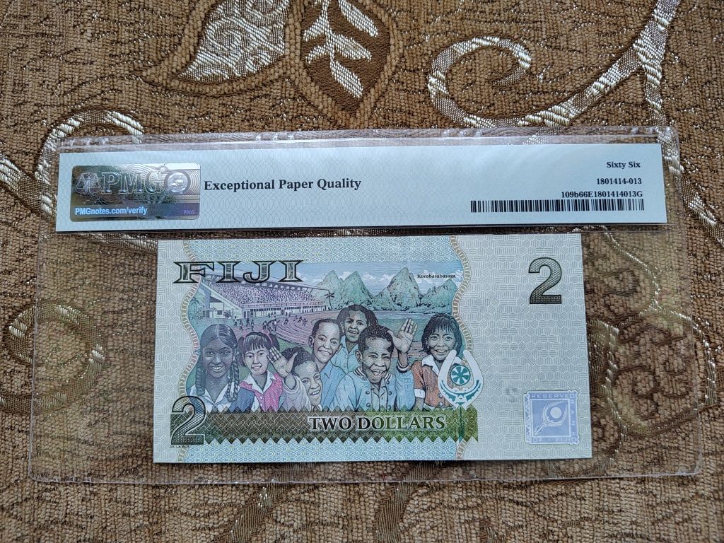Fiji banknot 2 dolary Elżbieta II grading PMG