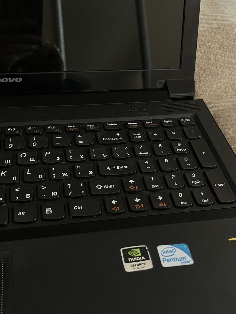 Ноутбук Lenovo 2012 рік