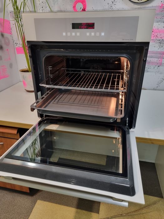 Біла цифрова духова шафа духовка пічка плита Mastercook