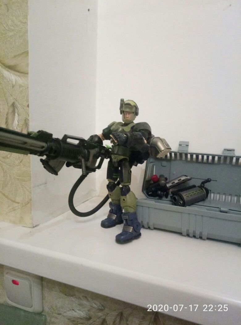 Фигурка солдатик
