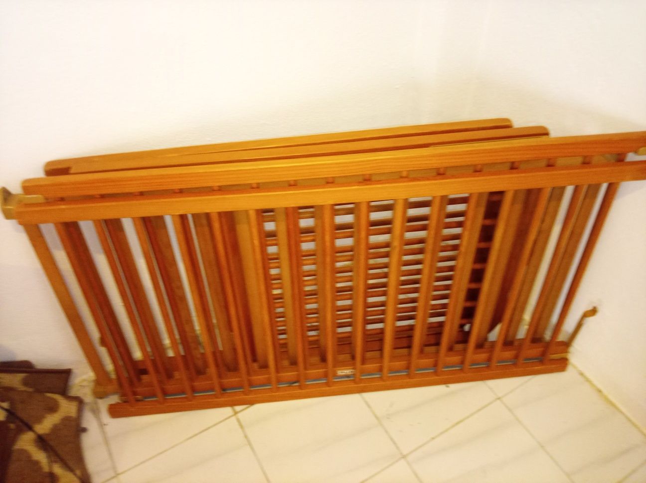 Berço de madeira para bebé