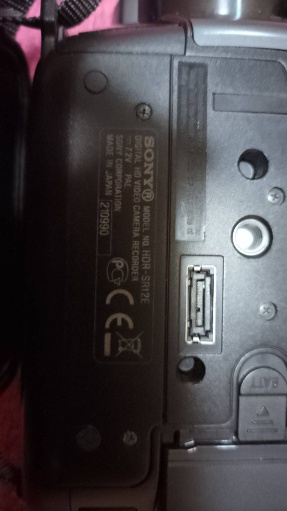 Продам камеру SONY HDR-SR12E