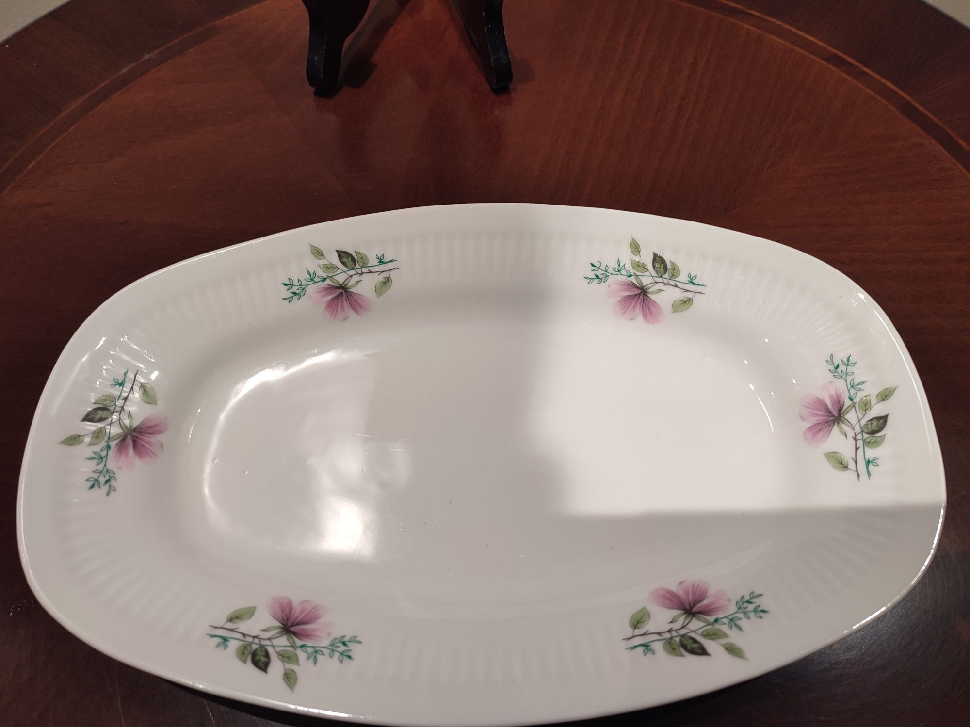 Śliczna stara rawierka porcelana Karolina