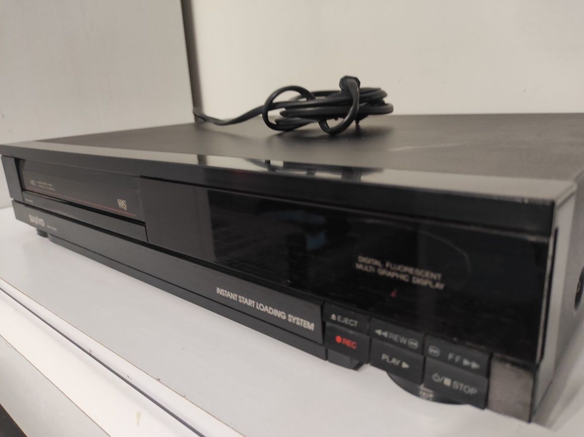 Magnetowid VHS Sanyo VHR 5100 EE