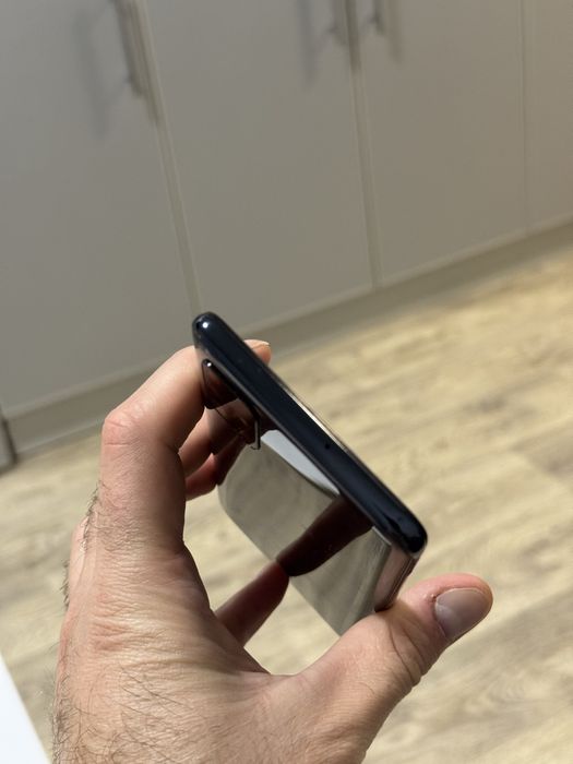 Продам Samsung A515 4/64