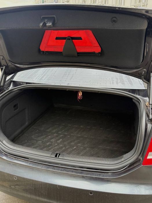 Продам Ауди А6С6 2.4 бензин