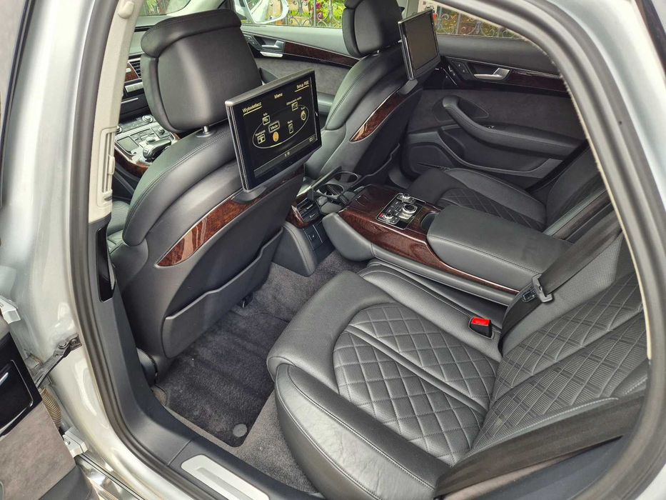Audi A8 V8 D4 Ogrzewanie postojowe TV monitory Night Vision hak 4x4
