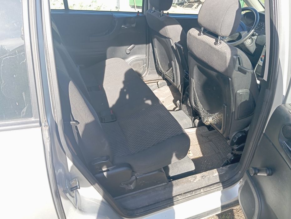 Samochód opel zafira