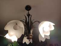 Lampa sufitowa pięcioramienna.