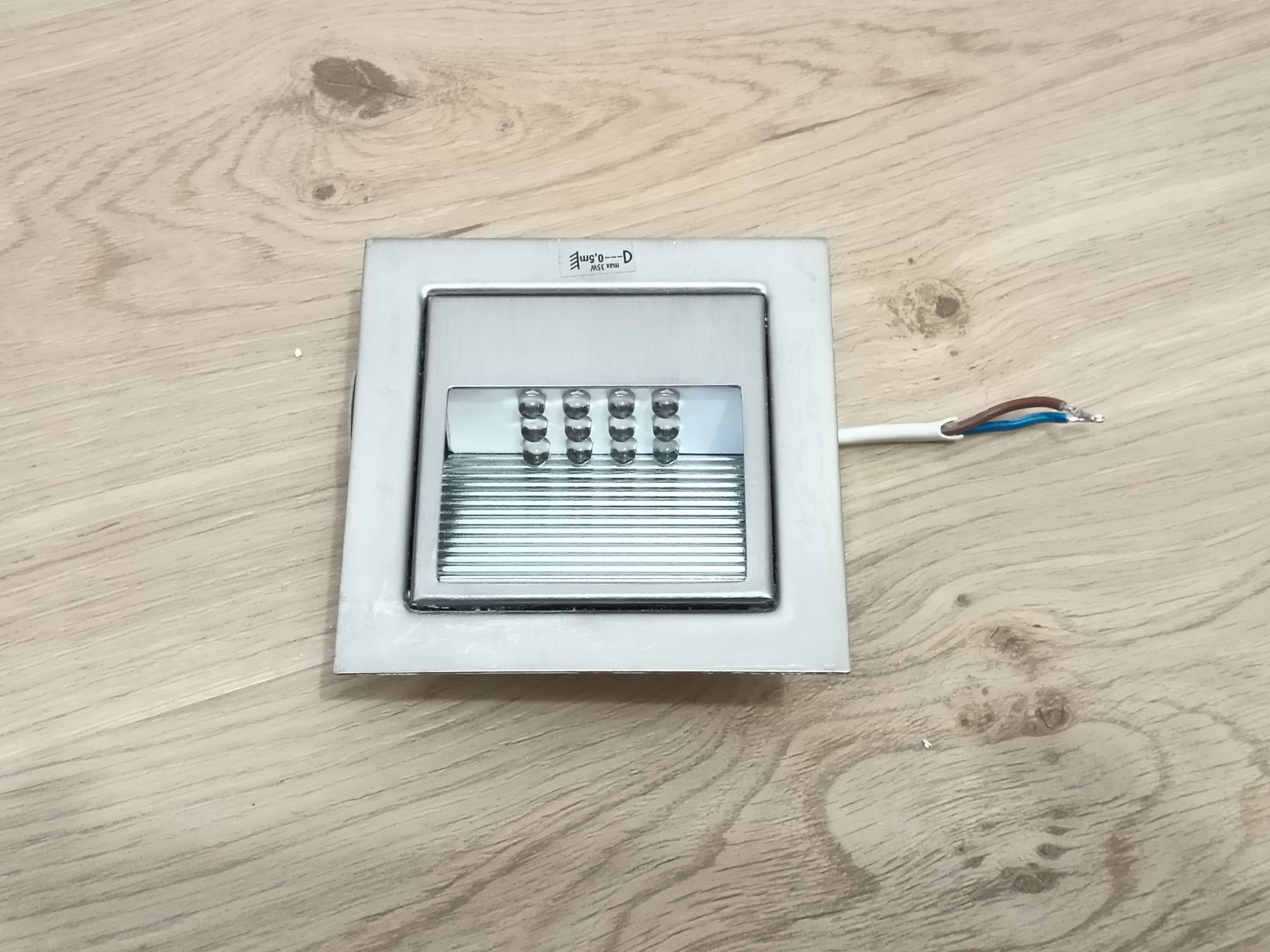 Oświetlenie schodowe LED na 220 V