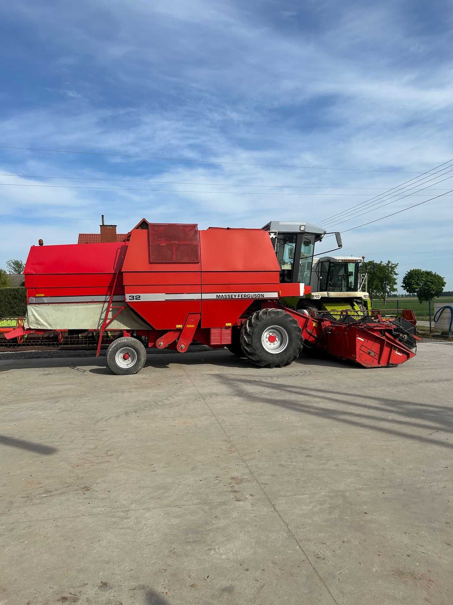 Kombajn zbożowy Massey Ferguson 32, klima, hydrostat, opony 800