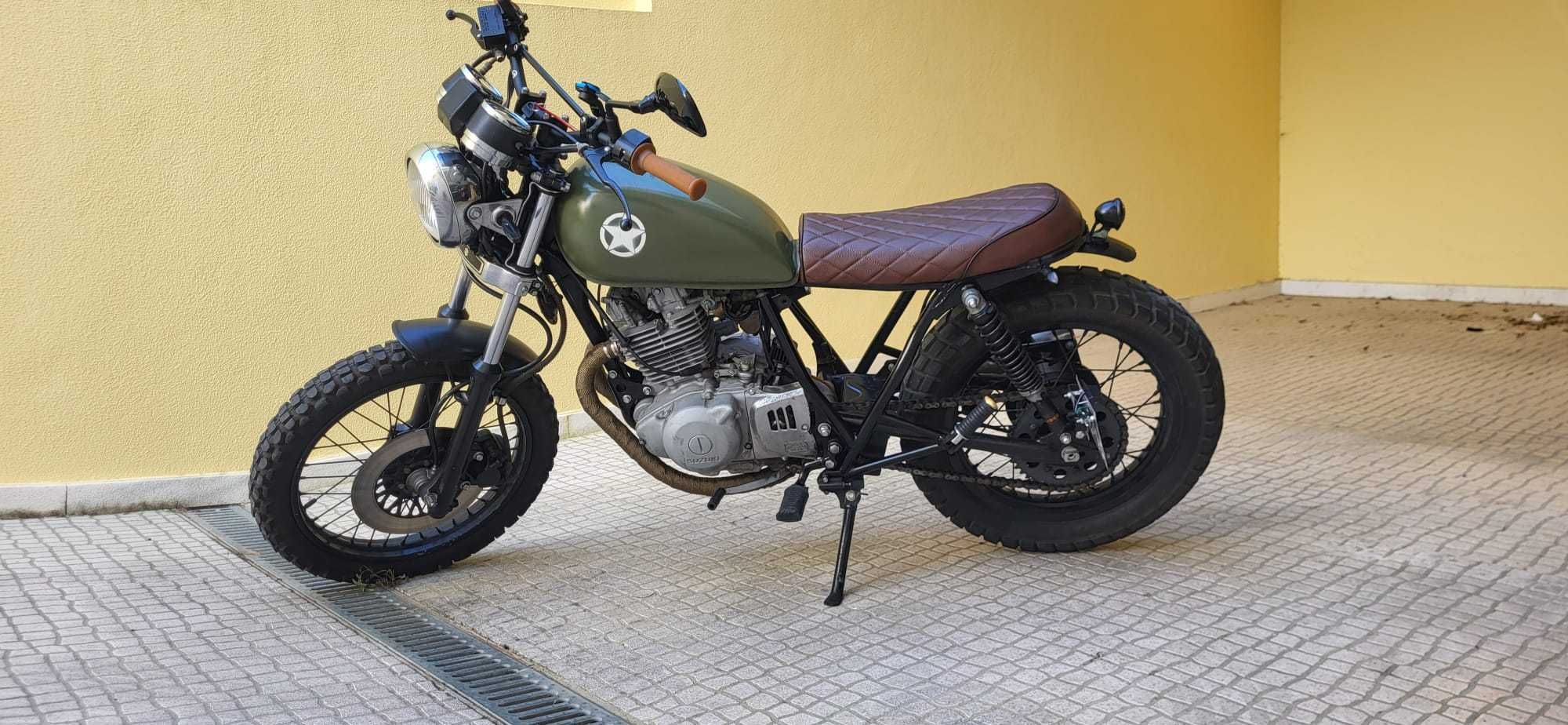 Vende-se Suzuki GN250 - Clássica de 1992 (custom cafe racer)!