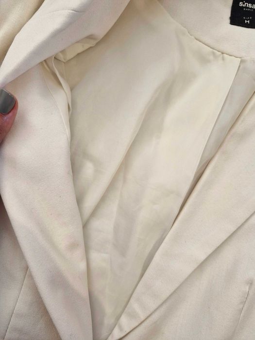 Biała marynarka codzienna Sinsay M guziki wiskoza