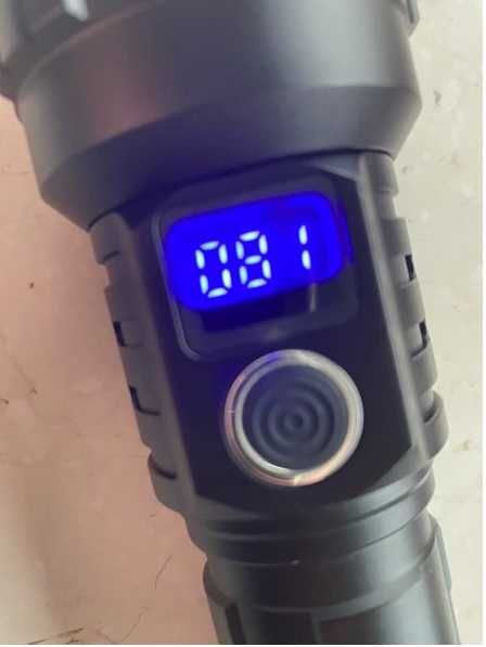 Latarka LED akumulatorowa taktyczna MOCNA POWERBANK