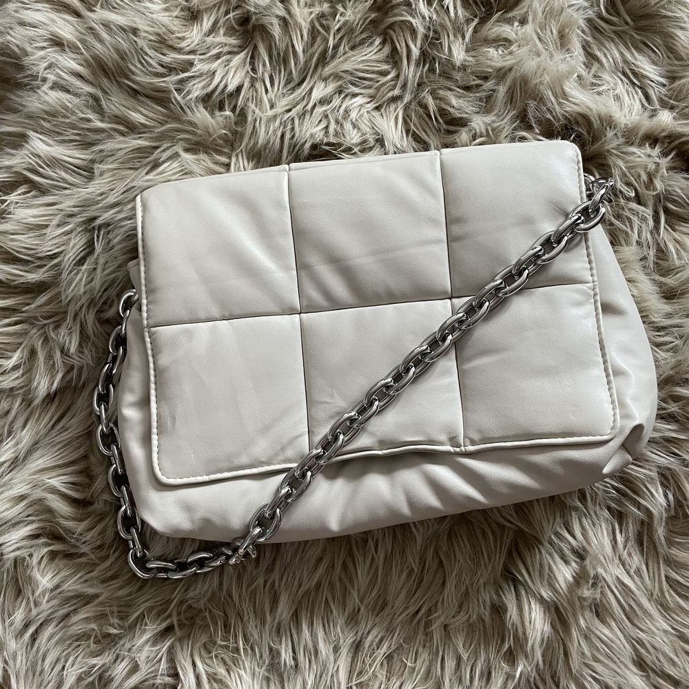 Beżowa torebka puffer bag H&M