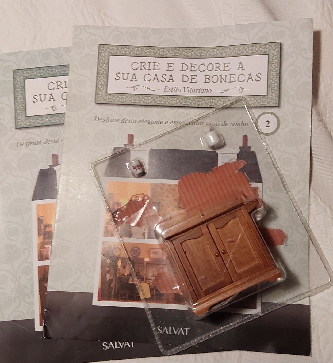 Miniatura para casa de bonecas lavatório com armario escala 1/12