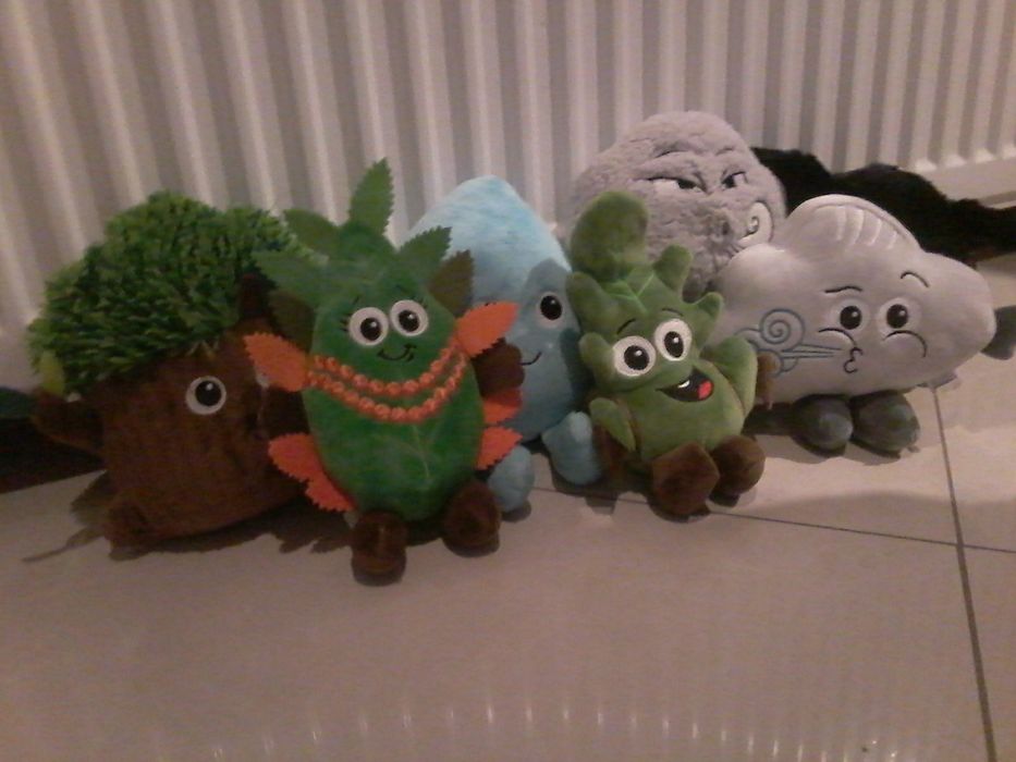 Maskotki z biedronki "Fajniaki"