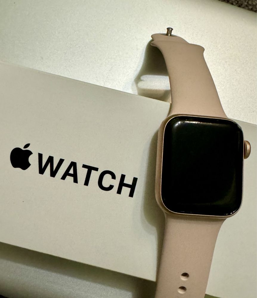 продам власні Apple watch se