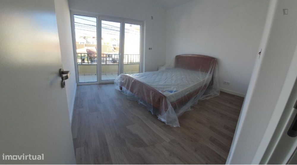 755528 - Quarto com cama de casal, com varanda...