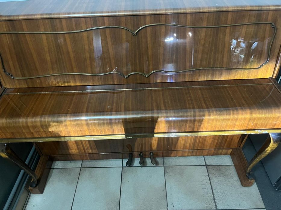 Pianino marki Calisia