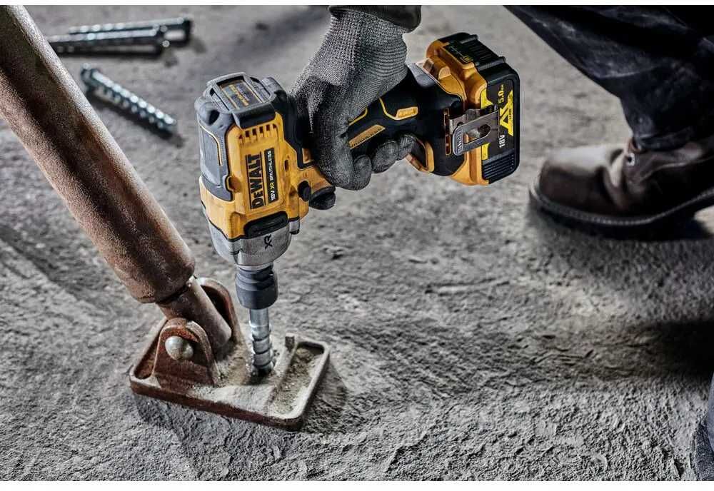 DeWALT DCF892P2T комплект Гайкокрут ударний 812 нМ 1\2 квадрат