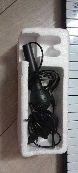 Синтезатор ( піаніно) переносний майже не використовували