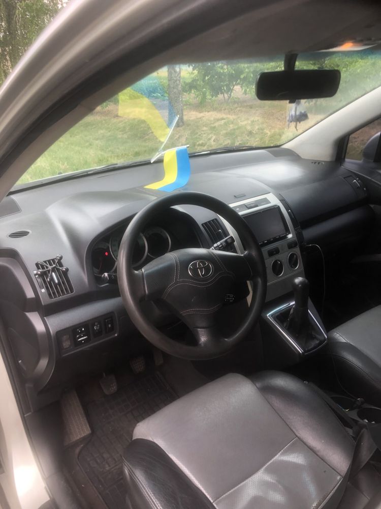Toyota corolla verso 2.0 d4d 2005